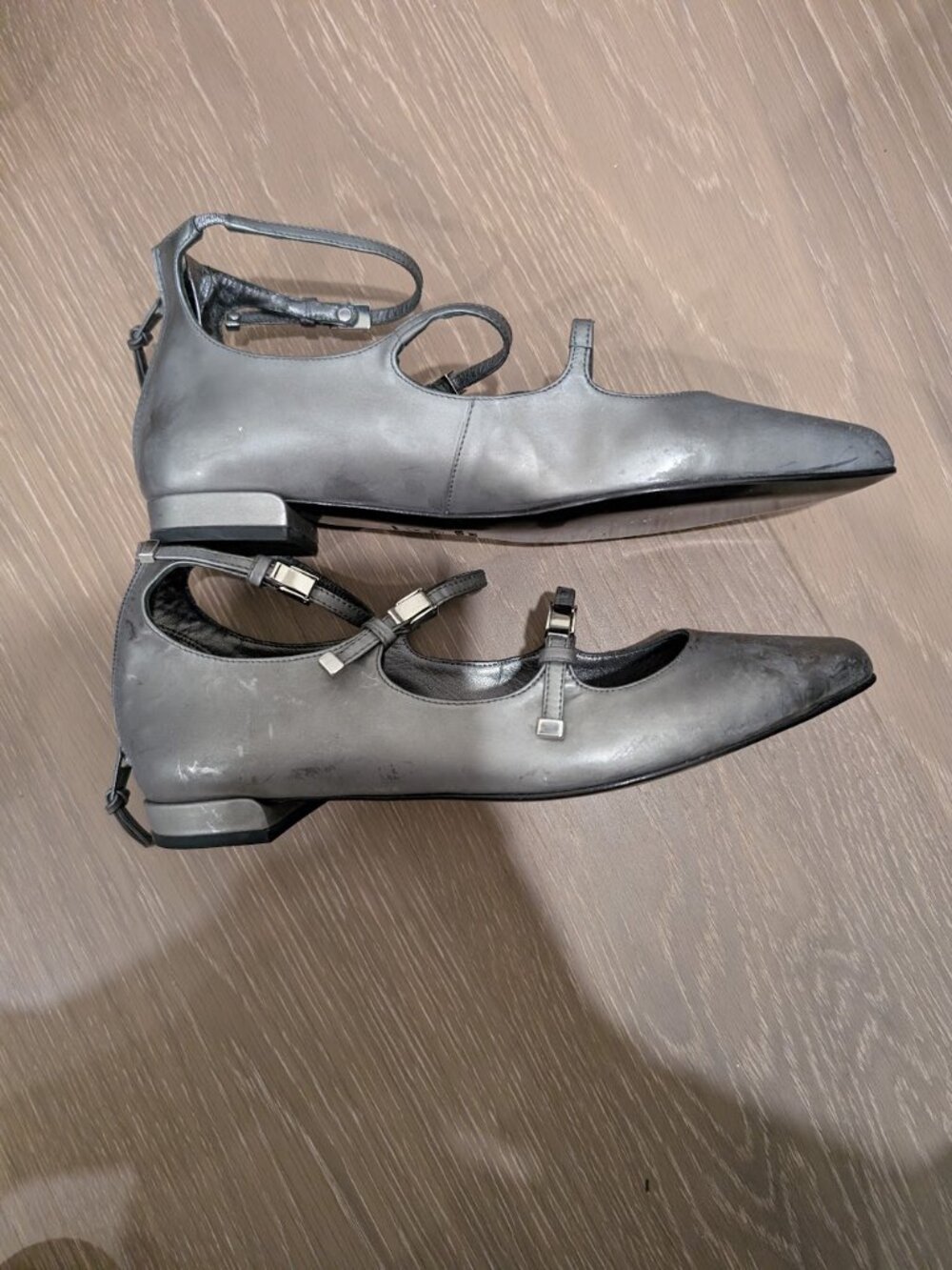 NWOT Stuart Weitzman Womens Flippy Glossy Leather Strappy Sandals Silver Size 38